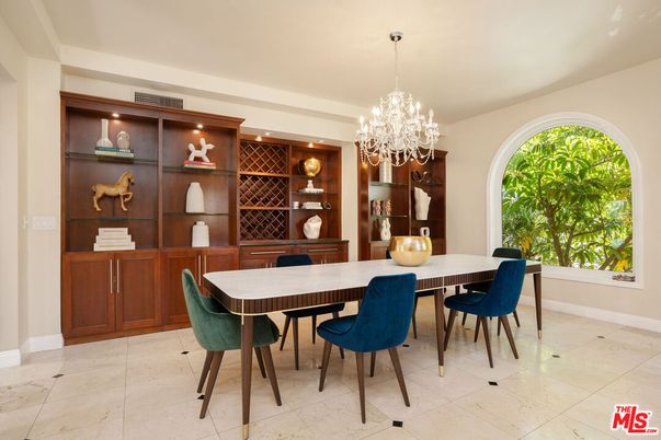 Chandelier, Dining room, Interior