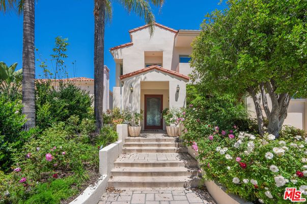 Exterior, Facade, Spanish Mediterranean