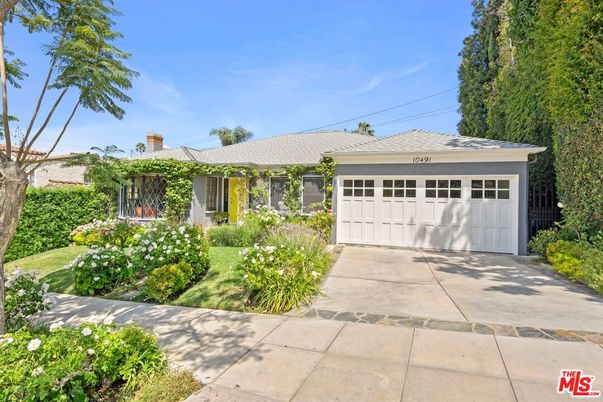 Attached, Backyard, Exterior, Facade, Ranch