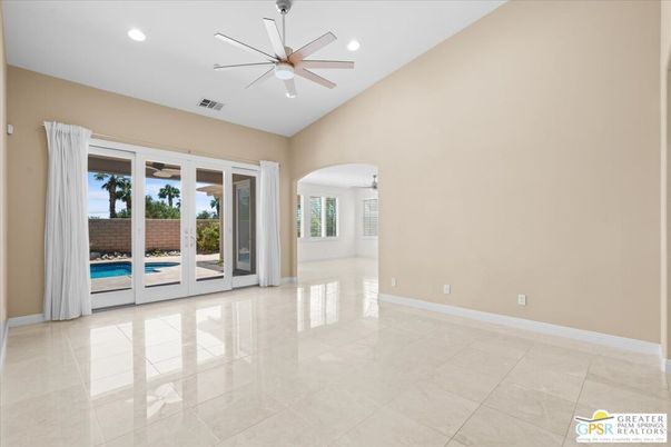 Empty room, Interior, Recessed Lighting, Water
