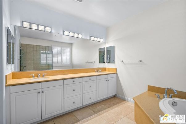 Bathroom, Dual Sink Vanities, Interior