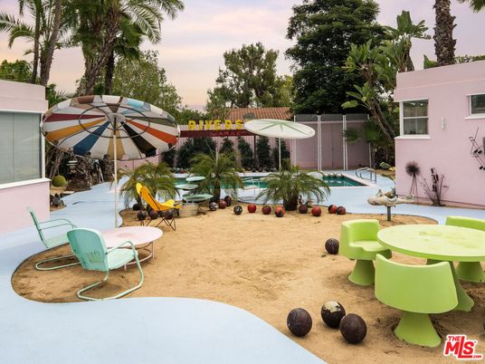 Backyard, Exterior, Pool