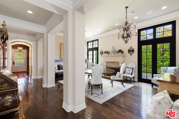 Chandelier, Fireplace, Interior, Living room, Recessed Lighting, Wood Texture Flooring