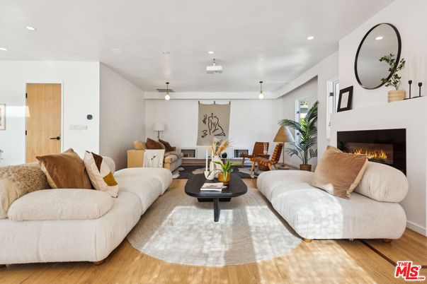 Fireplace, Interior, Living room, Pendant Lights, Recessed Lighting, Wood Texture Flooring