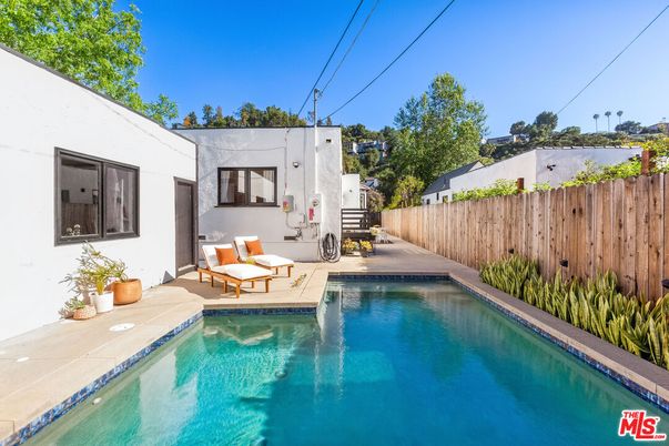 Exterior, Pool