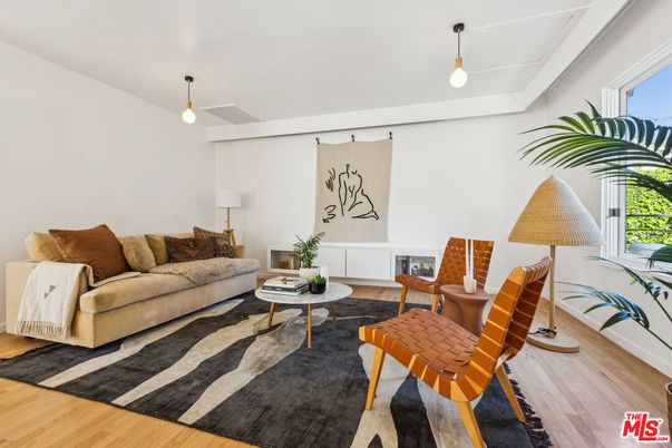 Interior, Living room, Pendant Lights, Wood Texture Flooring