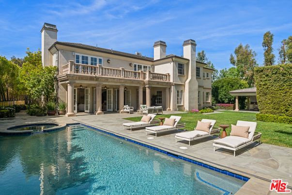 Backyard, Exterior, Pool
