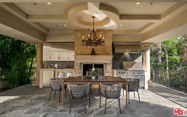 Chandelier, Fireplace, Interior, Recessed Lighting
