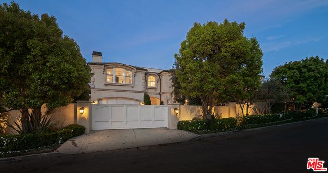 Attached, Exterior, Facade, French Provincial