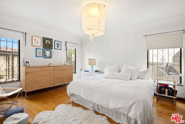 Bedroom, Interior, Pendant Lights, Wood Texture Flooring