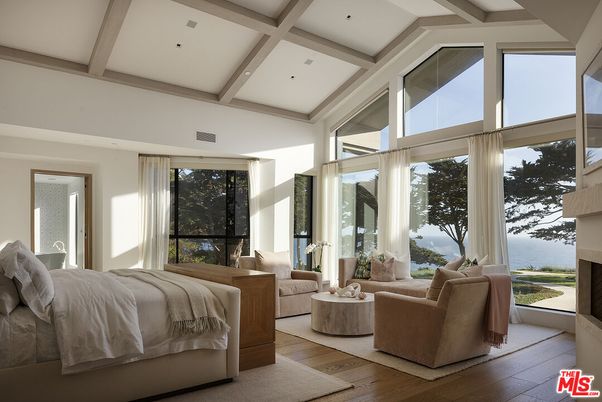 Bedroom, Interior, Recessed Lighting, Water, Wood Texture Flooring