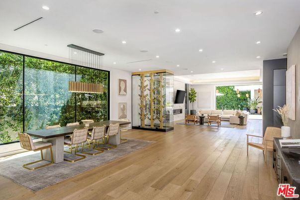 Dining room, Interior, Living room, Pendant Lights, Recessed Lighting, Wood Texture Flooring