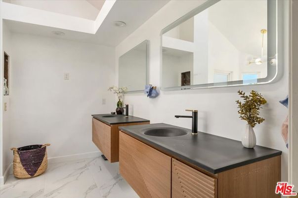 Bathroom, Dual Sink Vanities, Interior, Marble