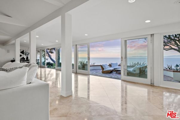 Interior, Recessed Lighting, Water