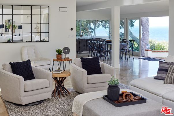Dining room, Interior, Living room, Water