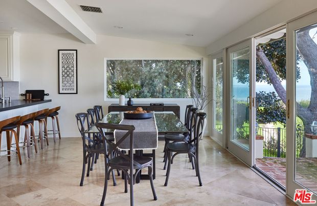 Dining room, Interior, Water