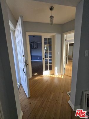 Empty room, Interior, Pendant Lights, Wood Texture Flooring