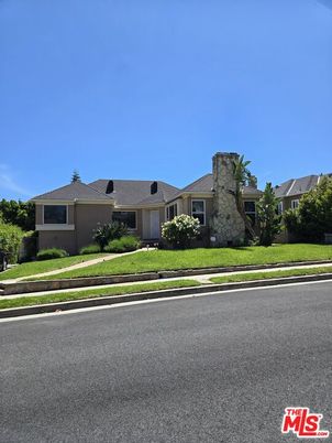 Attached, Exterior, Facade, Ranch