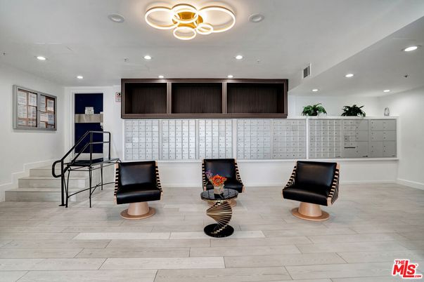 Interior, Pendant Lights, Recessed Lighting, Wood Texture Flooring