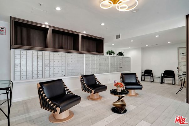 Interior, Pendant Lights, Recessed Lighting, Wood Texture Flooring