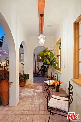 Interior, Pendant Lights, Wooden Beams