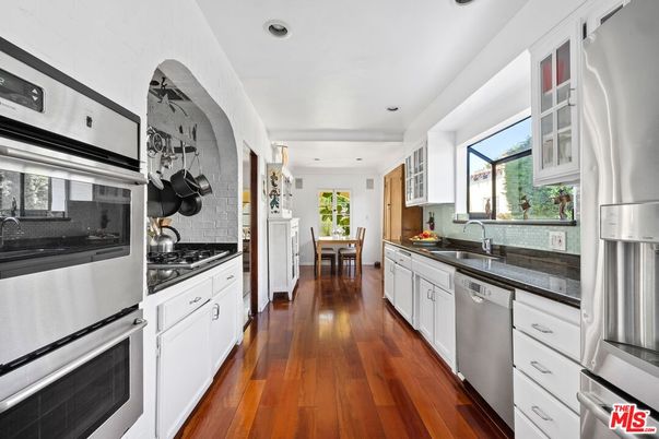 Dining room, Interior, Kitchen, Recessed Lighting, Stainless Steel Appliances, Wood Texture Flooring