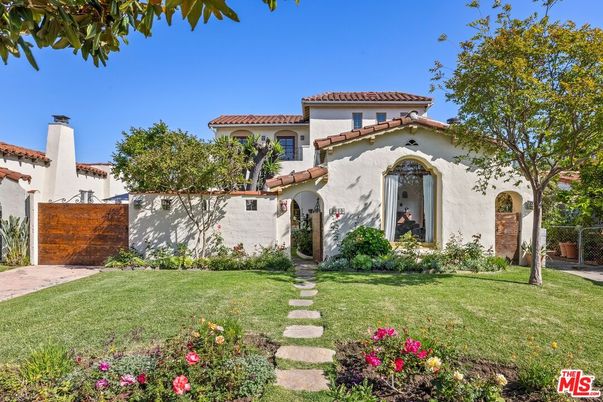 Backyard, Exterior, Facade, Spanish Mediterranean