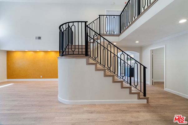Interior, Recessed Lighting, Wood Texture Flooring