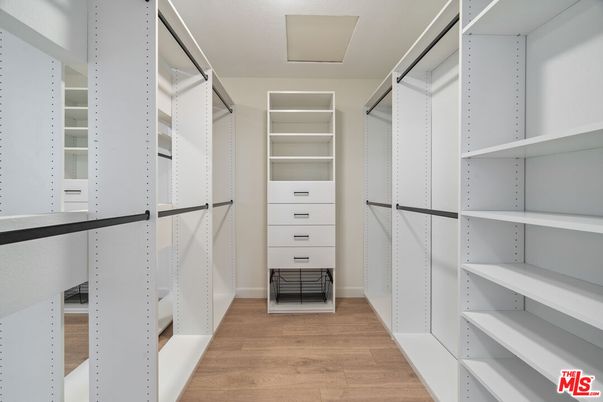 Interior, Walk-in Closets, Wood Texture Flooring