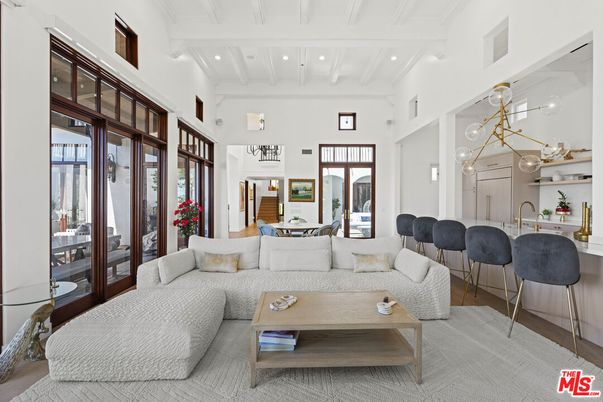 Dining room, Interior, Living room, Pendant Lights, Recessed Lighting
