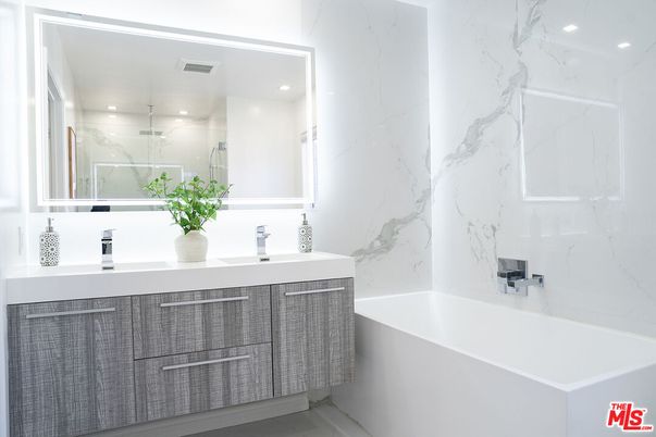 Bathroom, Interior, Marble Walls, Recessed Lighting