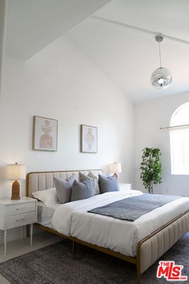 Bedroom, Interior, Pendant Lights