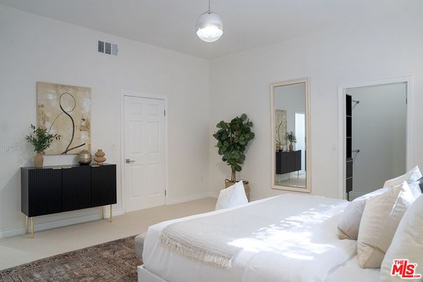 Bedroom, Interior, Pendant Lights