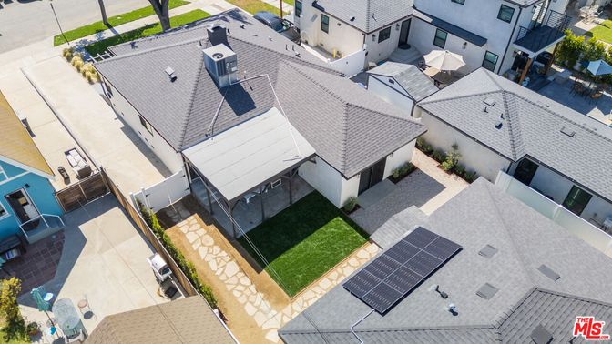 Exterior, Drone