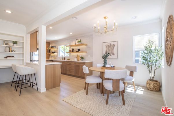 Chandelier, Dining room, Interior, Kitchen, Recessed Lighting, Wood Texture Flooring