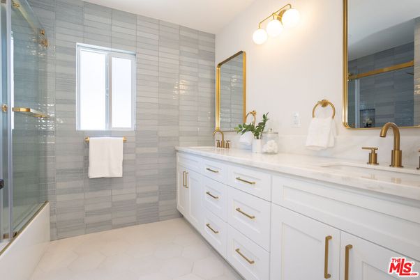 Bathroom, Dual Sink Vanities, Glass Shower, Interior