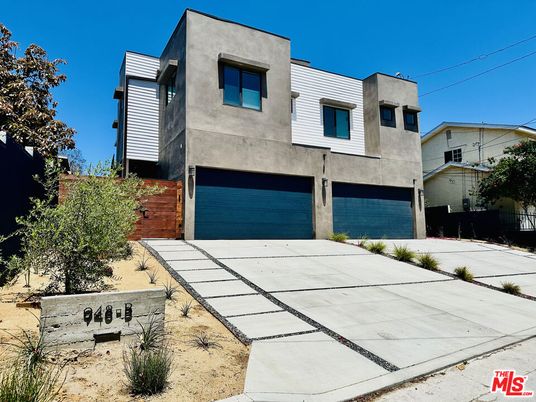 Attached, Exterior, Facade, Modern