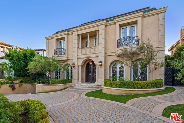 Exterior, Facade, French Provincial