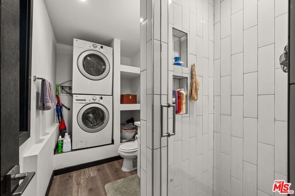 Interior, Recessed Lighting, Utility Closets, Washer, Wood Texture Flooring
