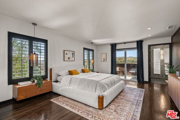Bedroom, Interior, Pendant Lights, Recessed Lighting, Wood Texture Flooring