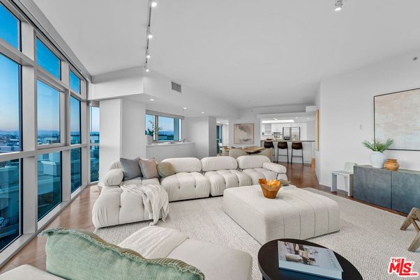 Interior, Living room, Recessed Lighting, Water, Wood Texture Flooring