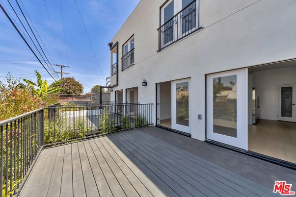 Exterior, Wood Texture Flooring