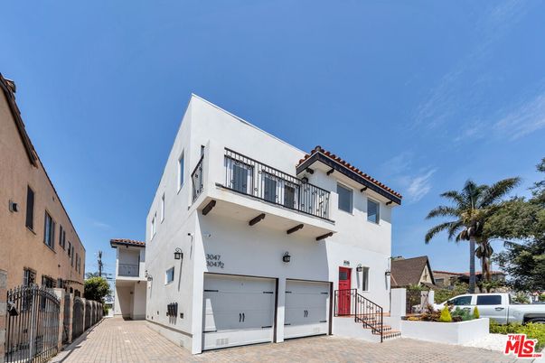 Attached, Exterior, Facade, Spanish Mediterranean