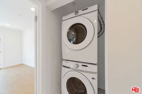 Interior, Recessed Lighting, Utility Closets, Washer, Wood Texture Flooring