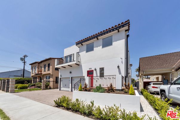Detached Garage, Exterior