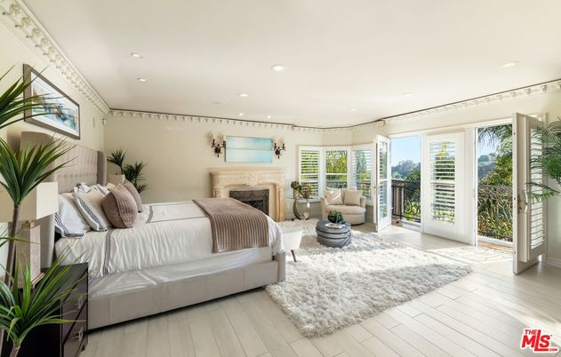 Bedroom, Fireplace, Interior, Recessed Lighting, Wood Texture Flooring