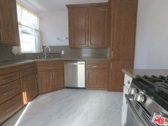 Interior, Kitchen, Marble, Stainless Steel Appliances