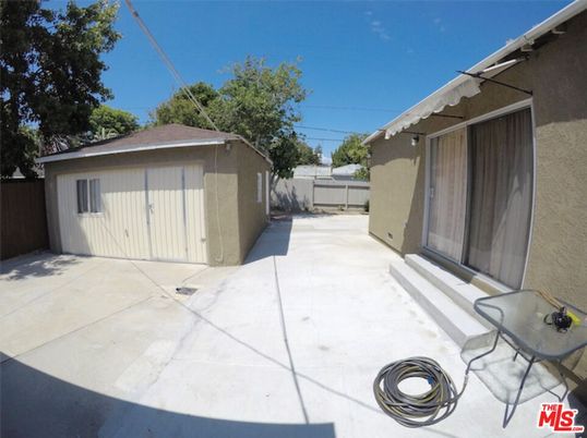 Detached Garage, Exterior