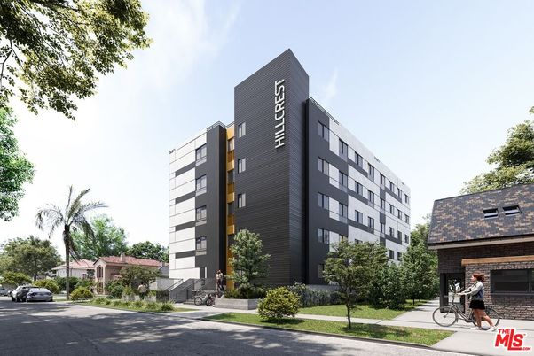 Exterior, Facade, Highrise