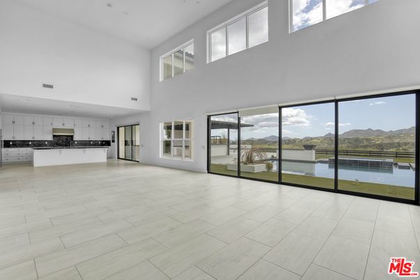Interior, Kitchen, Recessed Lighting, Water